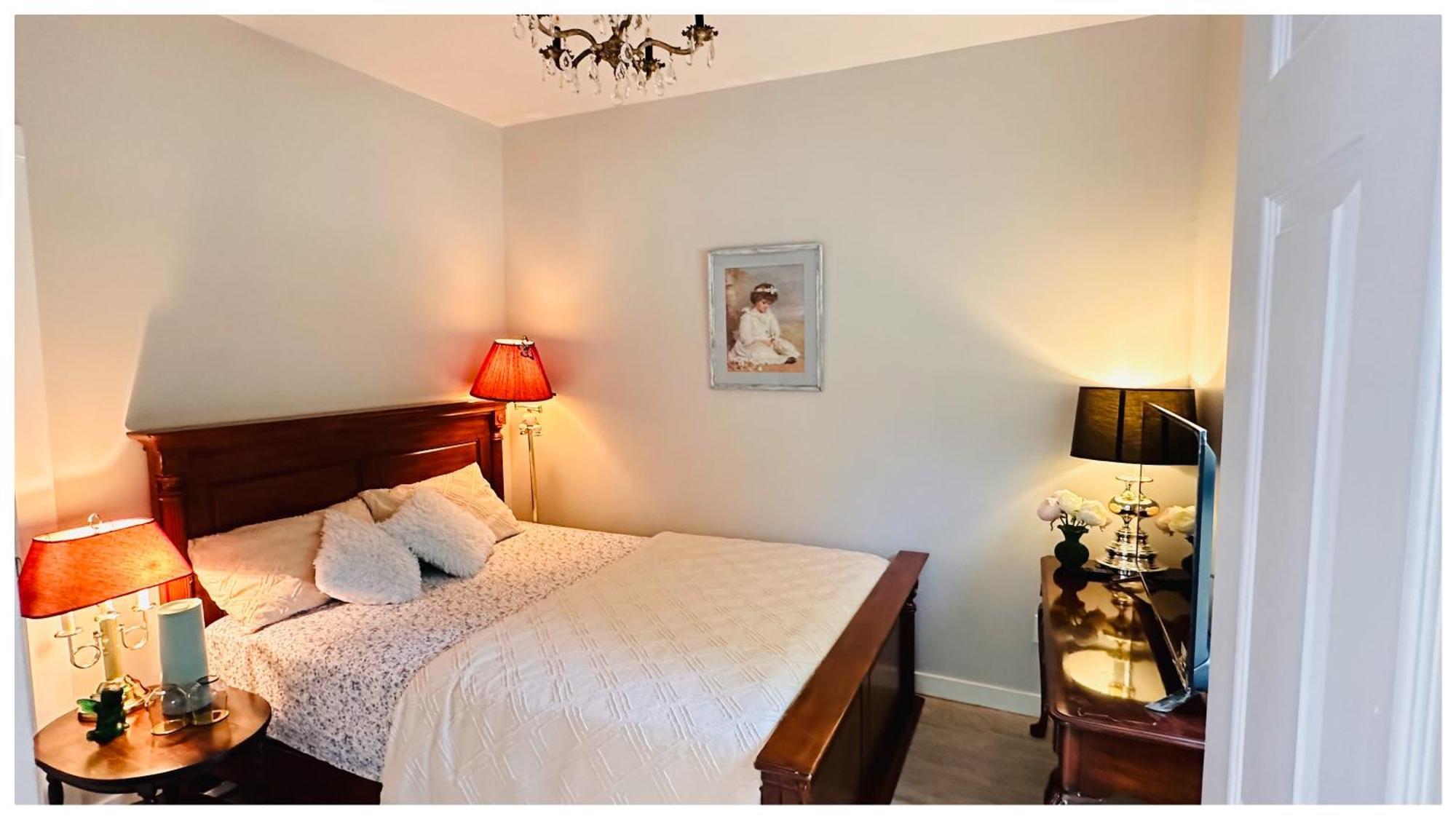 The Stays - Private Cozy 1 Bhr Apt On Main Floor Toronto Kültér fotó